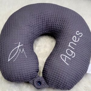 Reisekissen personalisiert mit Druckknopf