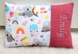 Taufkissen Koala in Himbeere