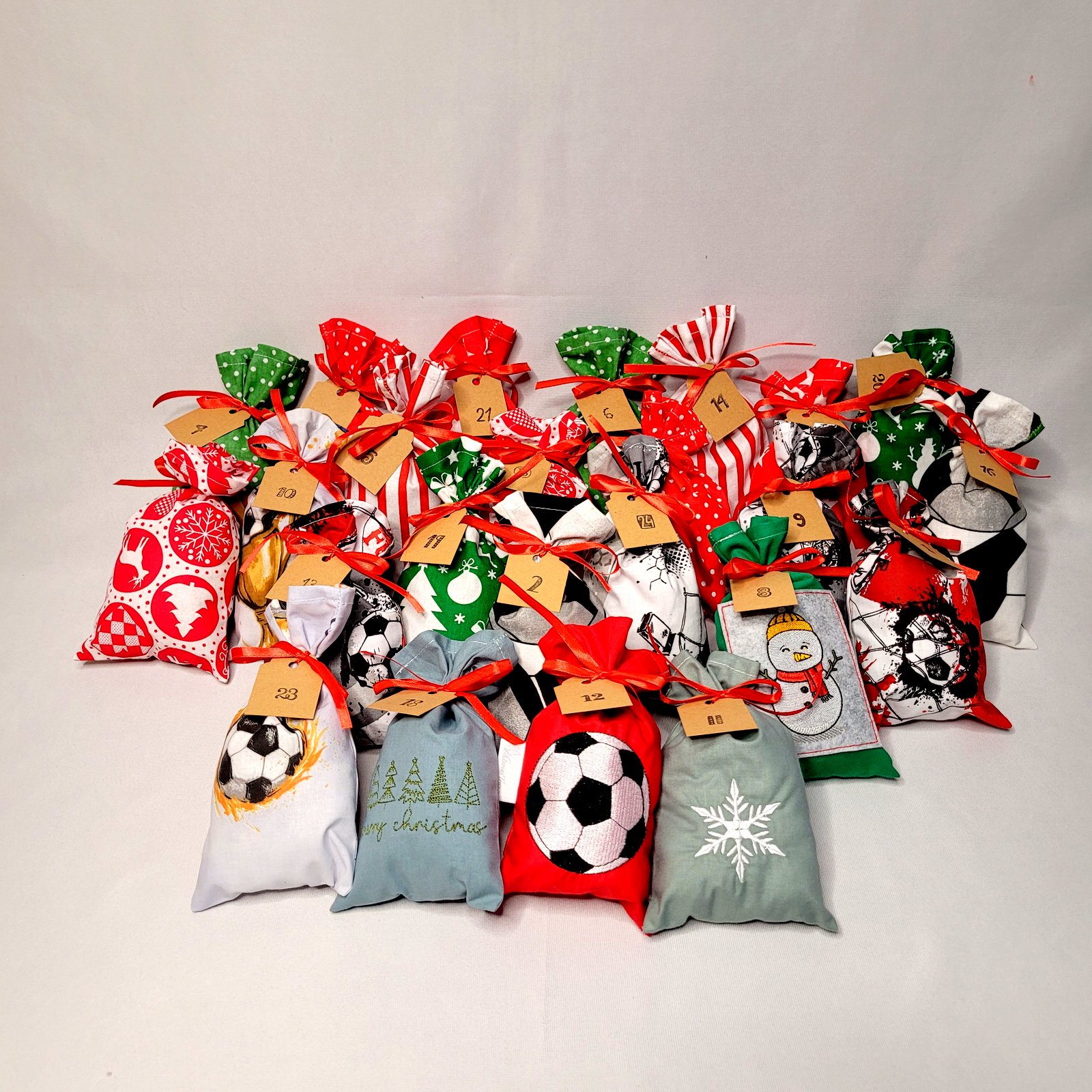 Adventskalender Fußball mit 4 Stickerei