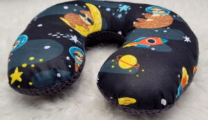 Nackenhörnchen Faultier in Schwarz